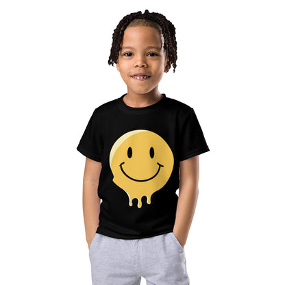 Camiseta infantil com gola redonda