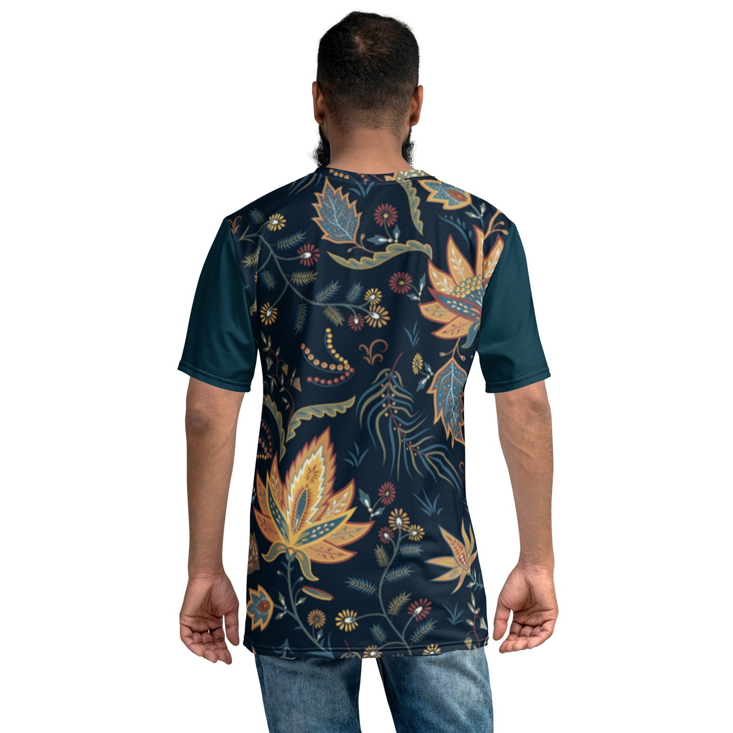 Camiseta com folhas amarelas em fundo azul escuro