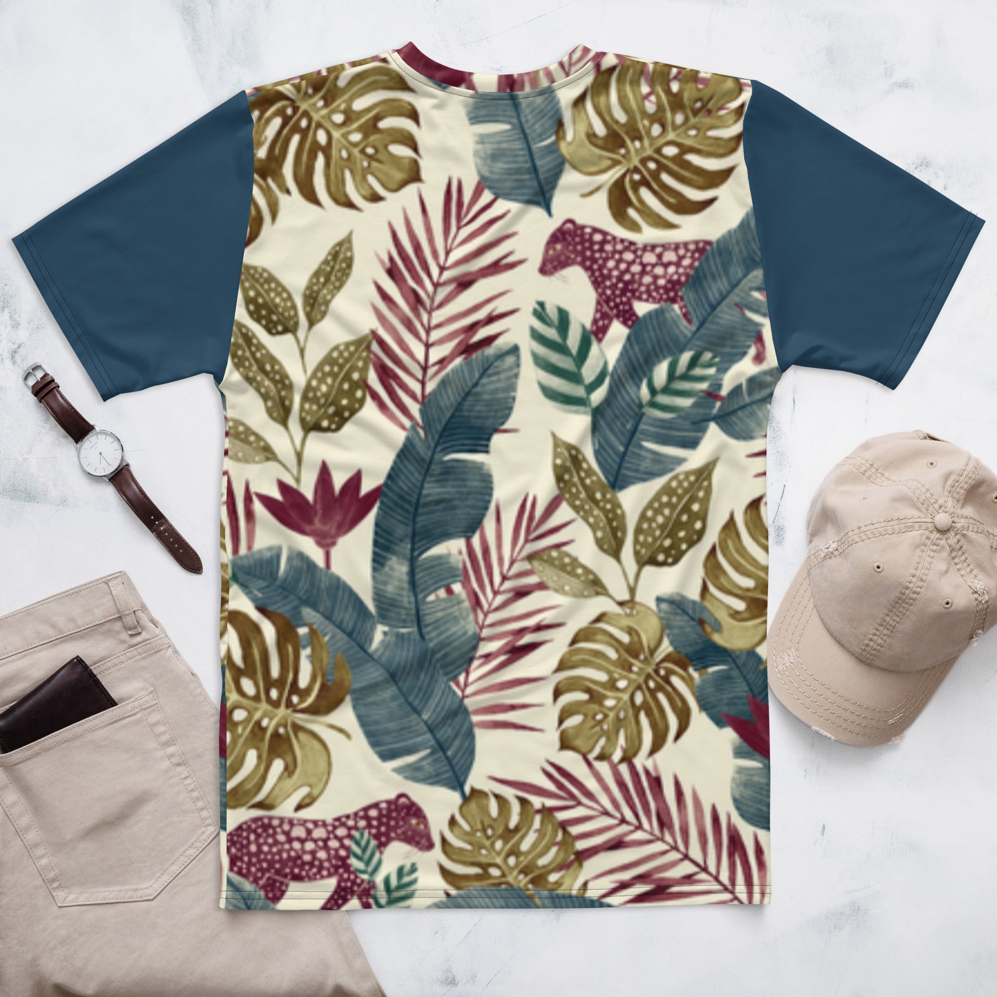 Camiseta Jaguar Vermelha na Floresta com Mangas Azul Escuro