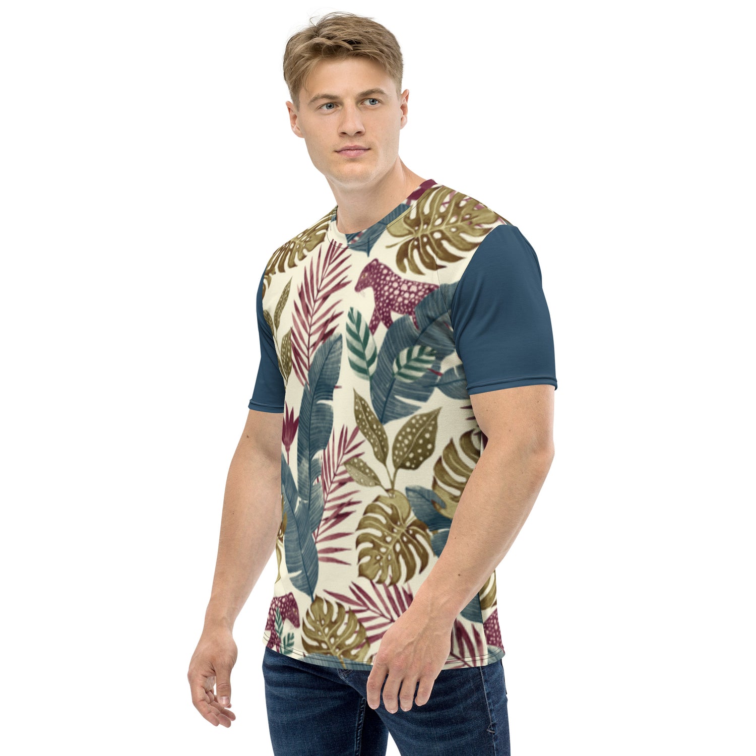 Camiseta Jaguar Vermelha na Floresta com Mangas Azul Escuro