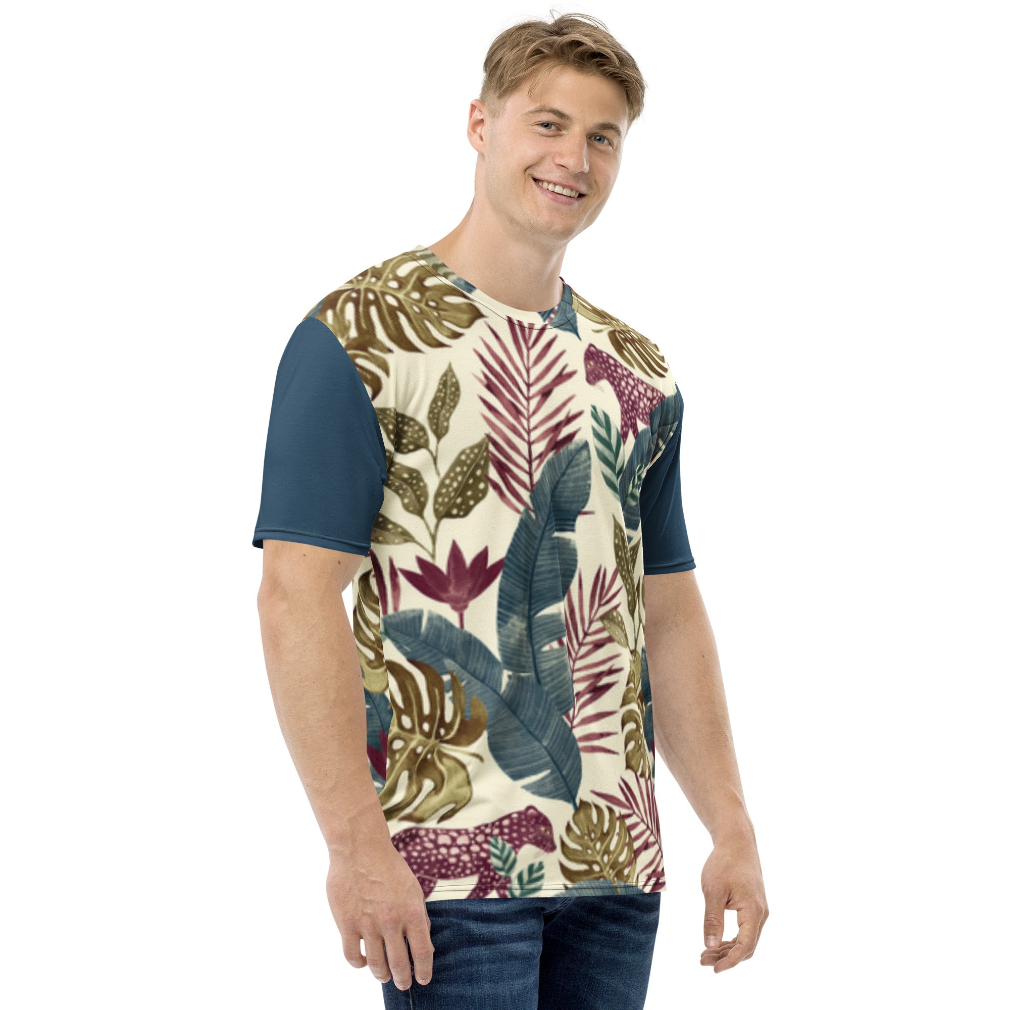 Camiseta Jaguar Vermelha na Floresta com Mangas Azul Escuro