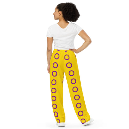 Pantalones anchos con bandera del Orgullo Intersex