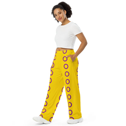 Pantalones anchos con bandera del Orgullo Intersex