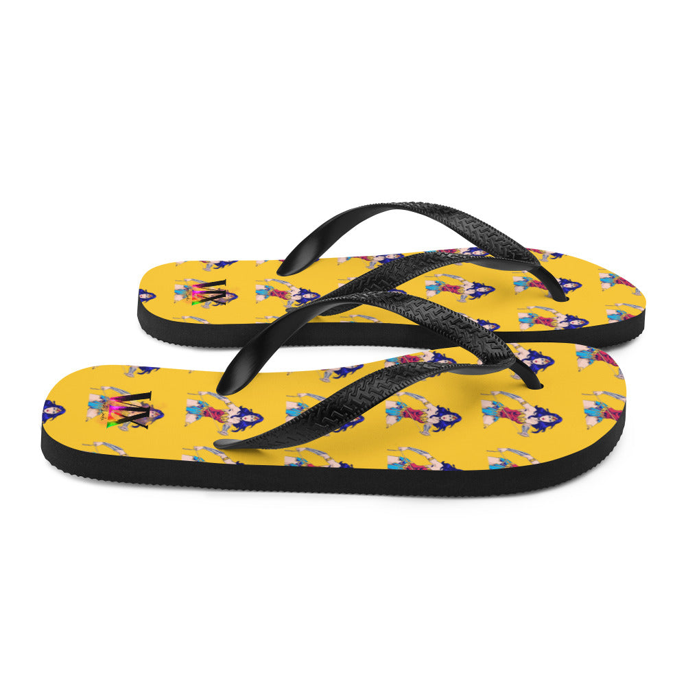 Chanclas Mujer Maravilla sobre fondo amarillo