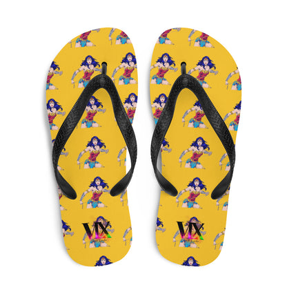 Chanclas Mujer Maravilla sobre fondo amarillo