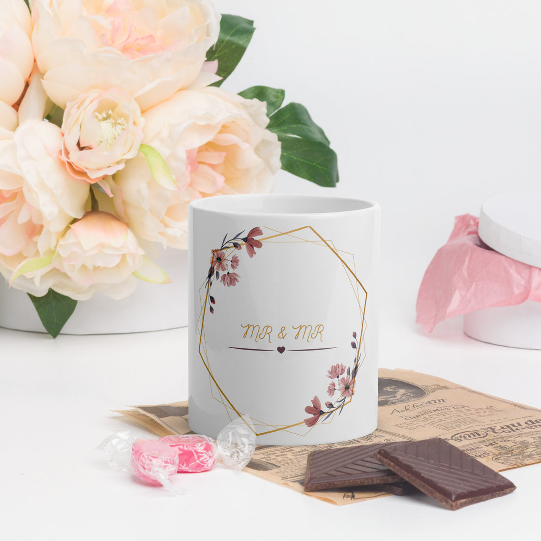 Taza blanca brillante Weddings Mrs &amp;amp; Mrs